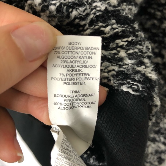 Lucky Lotus Oversized Black White LS Sweater M - Picture 6 of 6